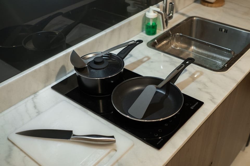 Superior Apartment, 1 Bedroom, Kitchen, City View | Private kitchen | Electric kettle, eco-friendly cleaning products