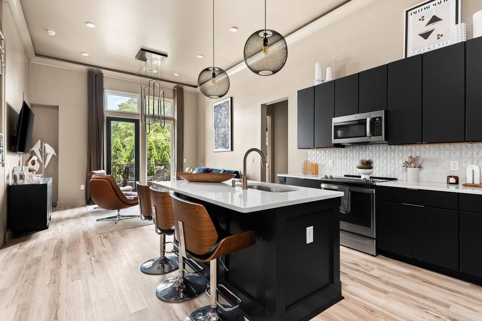Nashville Vibes, Condo Comfort.