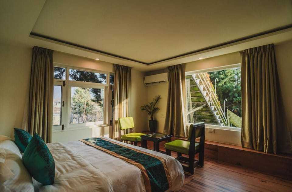 Luxury Room | Desk, WiFi (free)
