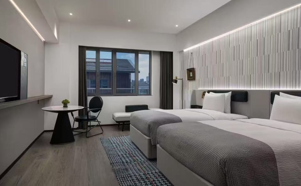 Classic Double or Twin Room | Desk, laptop workspace, WiFi (free)