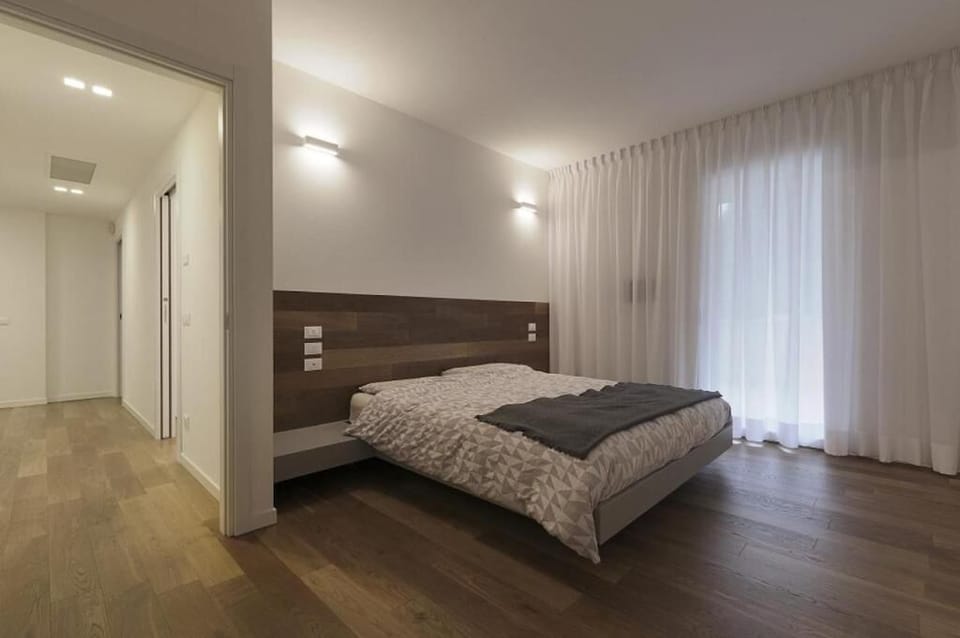 Family Double or Twin Room, 1 King Bed with Sofa bed, Non Smoking, Private Bathroom | Desk, free WiFi