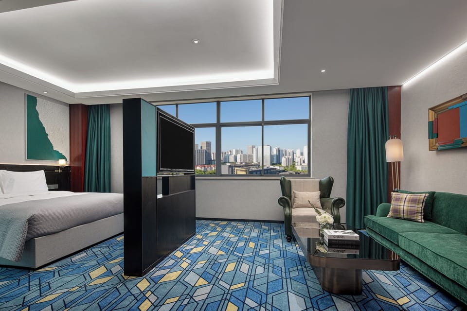 Superior Studio Suite | Blackout drapes, iron/ironing board (on request)