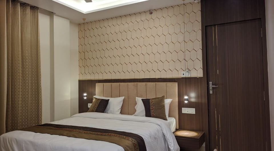 Standard Room | Iron/ironing board, free WiFi