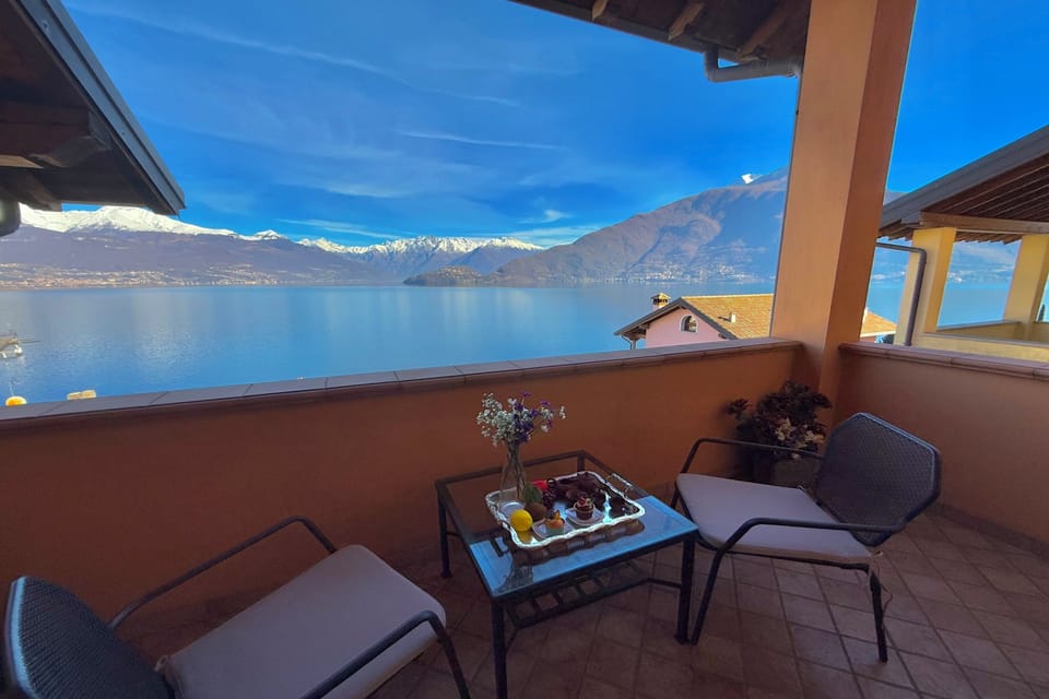 Family House, 5 Bedrooms, Balcony (Pianello Bellavista) | Property grounds