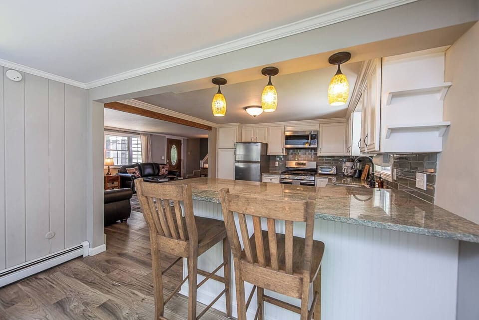 Kitchen side bar for drinks and snacks.