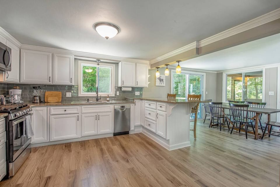 Prepare your favorite meals in the spacious, fully equipped kitchen.