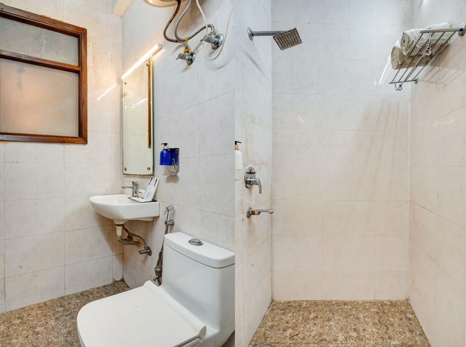 Free toiletries, soap, toilet paper