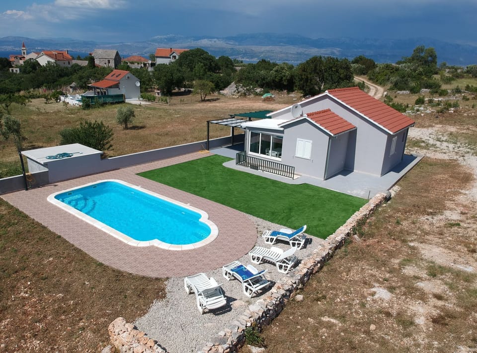 House (Nane Garden house with heated pool) | Aerial view