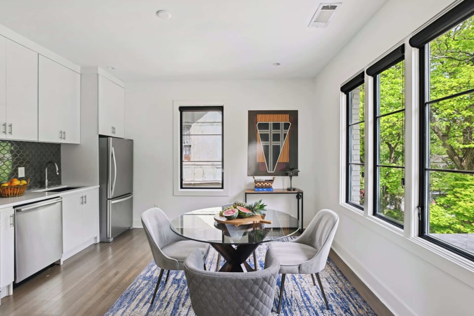 17 Dining Area