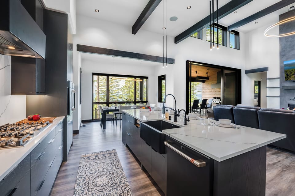 Fully Equipped Gourmet Kitchen | Main Level