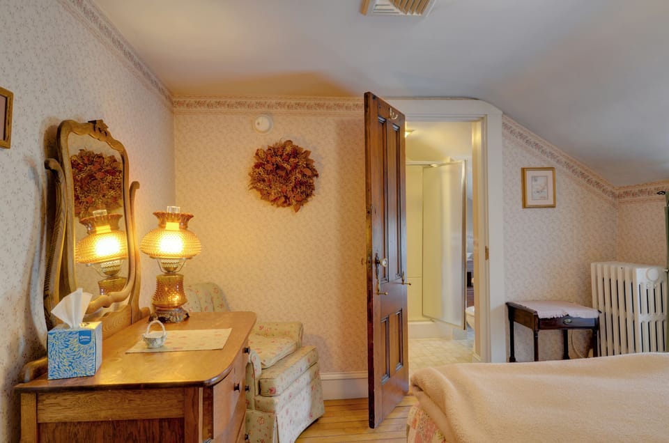 Standard Room, 1 Double Bed | Room amenity