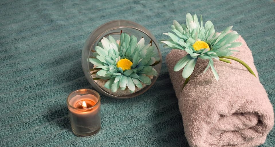 Couples treatment rooms, hot tub, steam room, body treatments