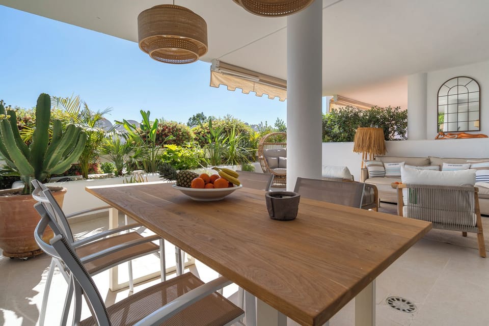 Outdoor dining