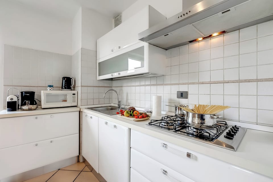 Standard Apartment, 3 Bedrooms, Balcony (Casa Del Profeta) | Private kitchen