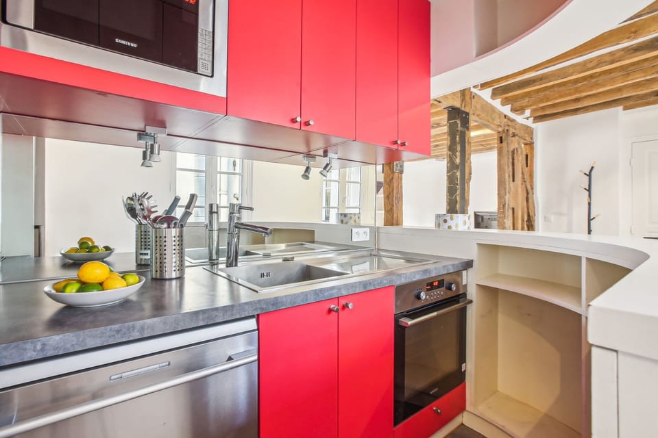 The kitchen is fully equipped to prepare a simple meal 