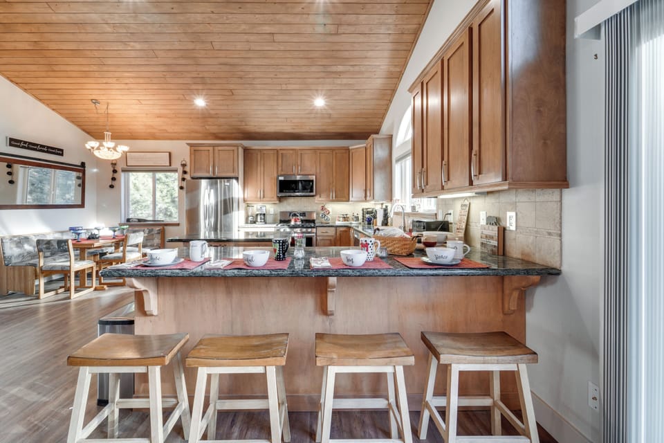 House (4 Bedrooms) | Interior
