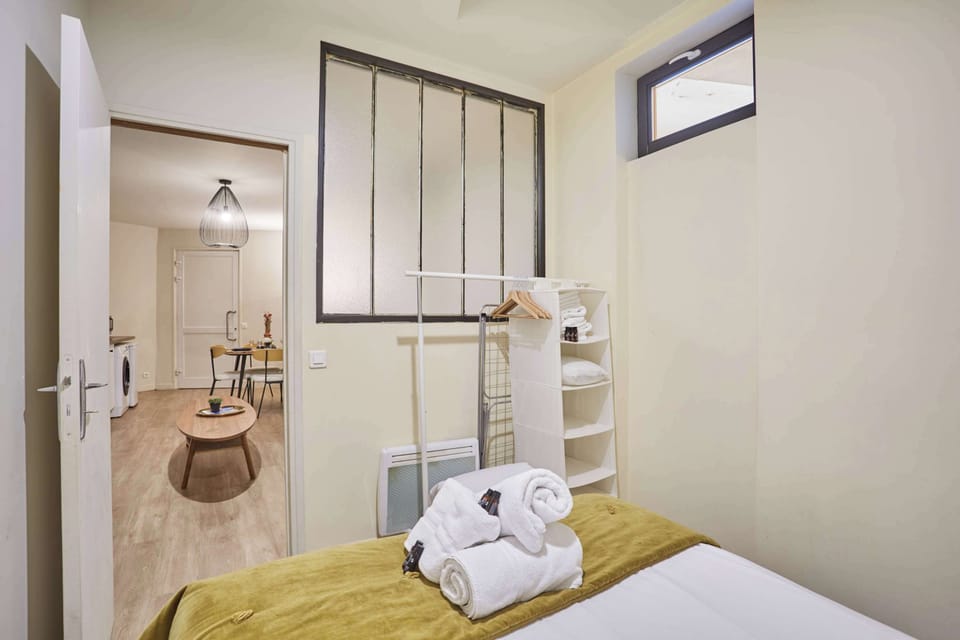 Chambre avec lit double 