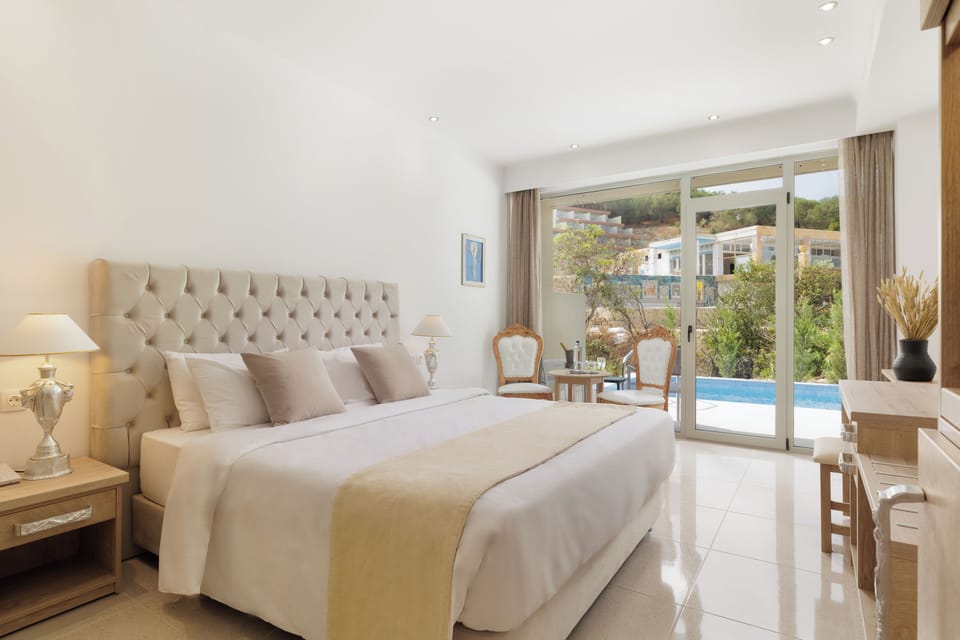 Premium Suite, Private Pool | In-room safe, free WiFi, bed sheets