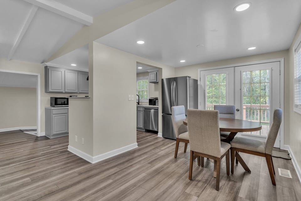 House, 4 Bedrooms | Dining