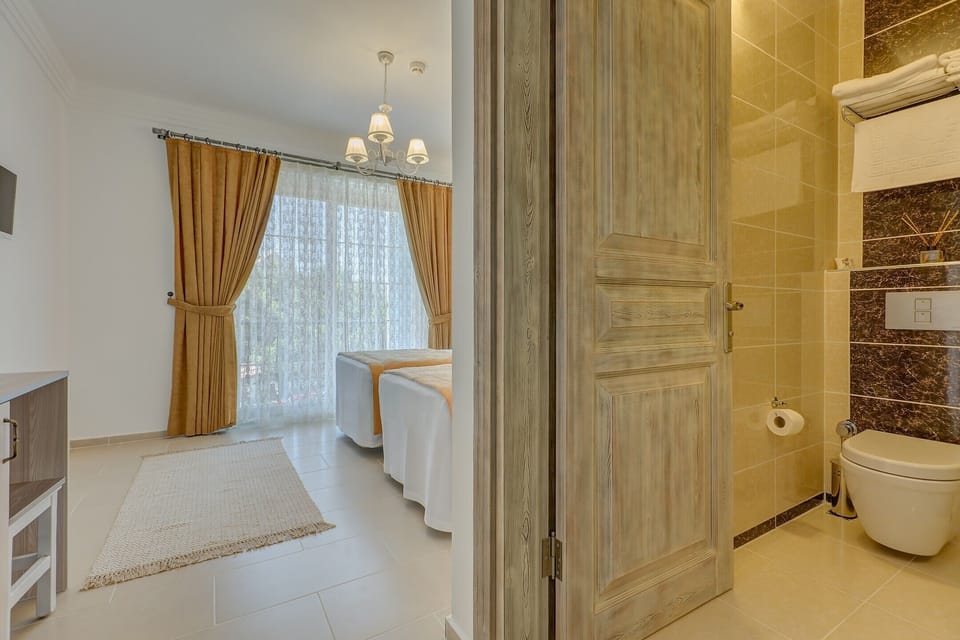 Standard Twin Room, Balcony, City View | Free WiFi, bed sheets