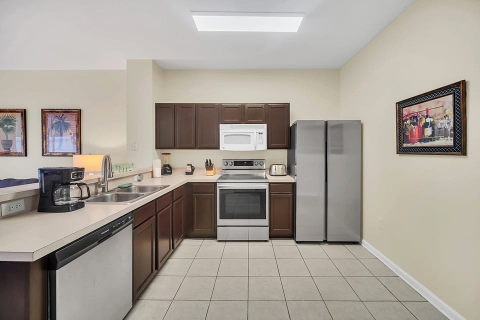 Modern Fully Equipped Kitchen – Your Home Away From Home!