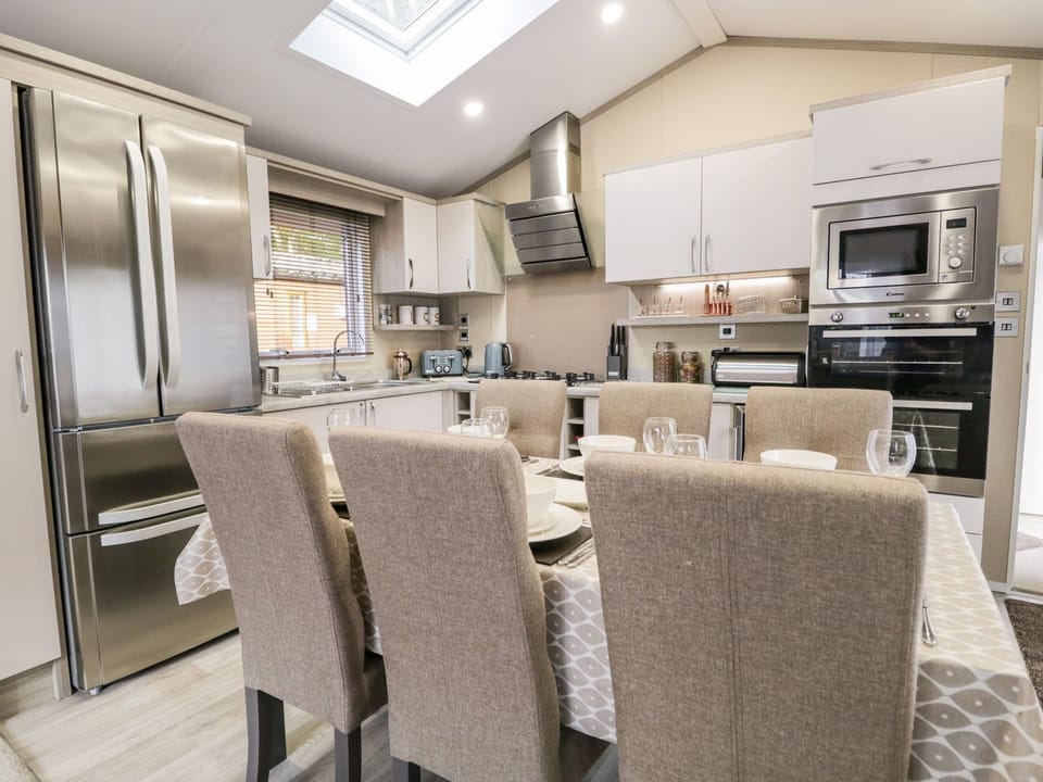 Fridge, microwave, dishwasher, toaster