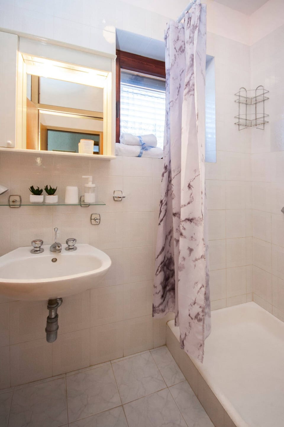 Inviting Holiday Apartment in Primosten Apartment in Šibenik-Knin County, Croatia