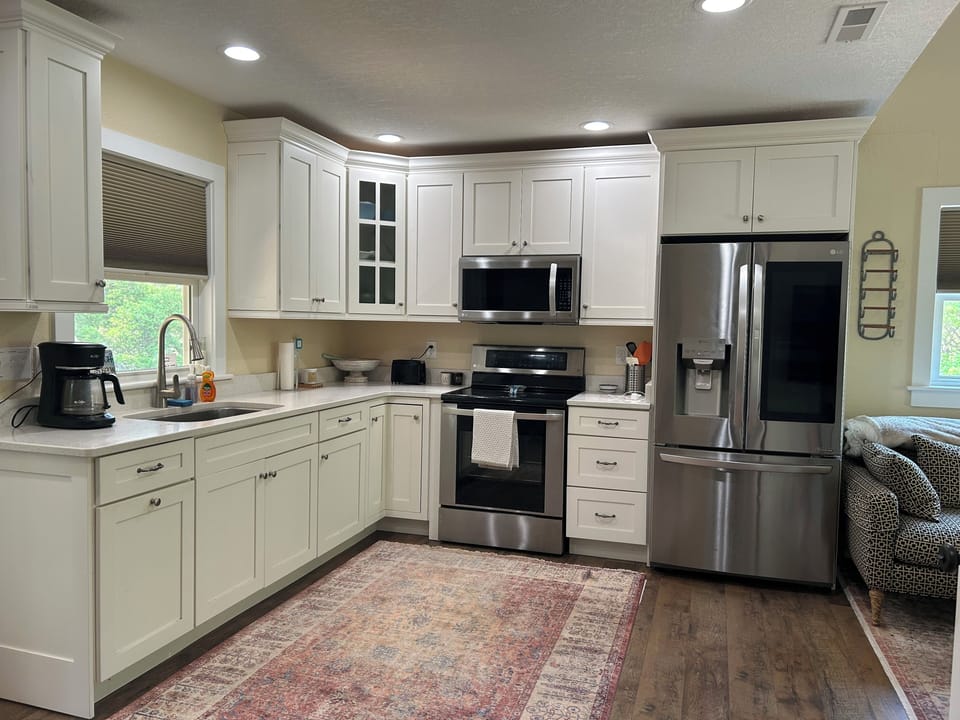 Fully equipped kitchen.  You are the dishwasher though...