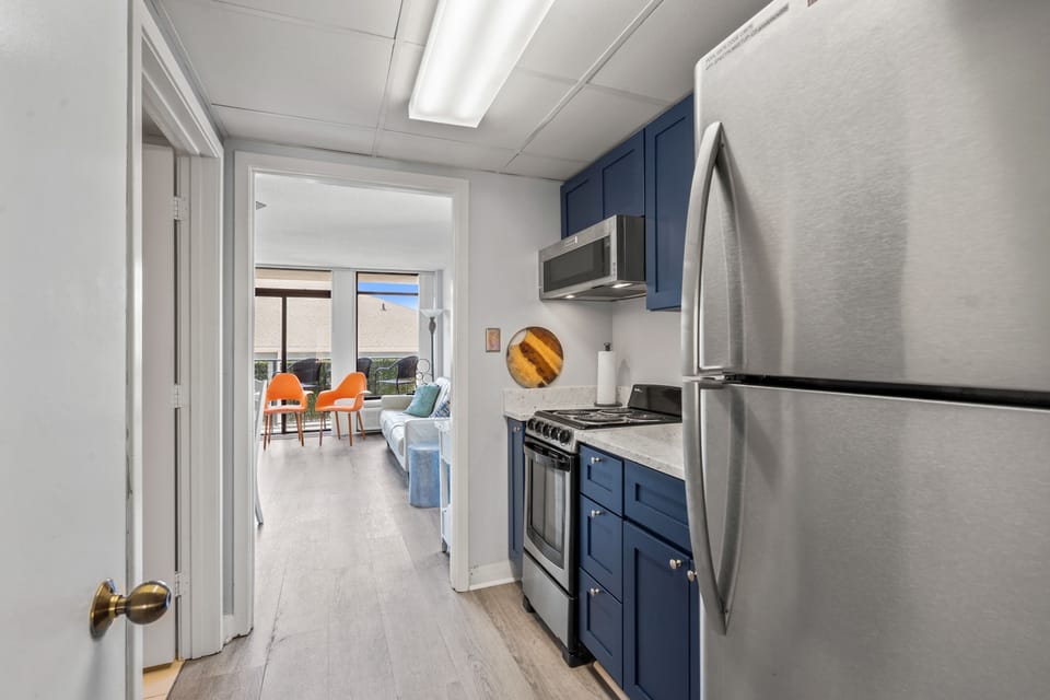 Indoors, Appliance, Refrigerator, Kitchen, Microwave