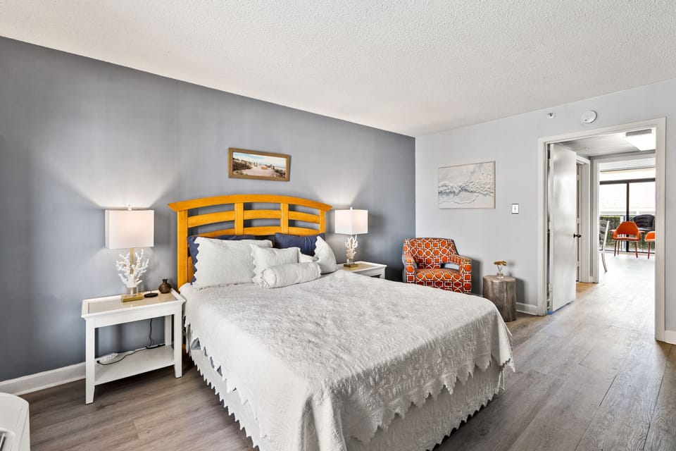 Home Decor, Indoors, Lamp, Cushion, Bed