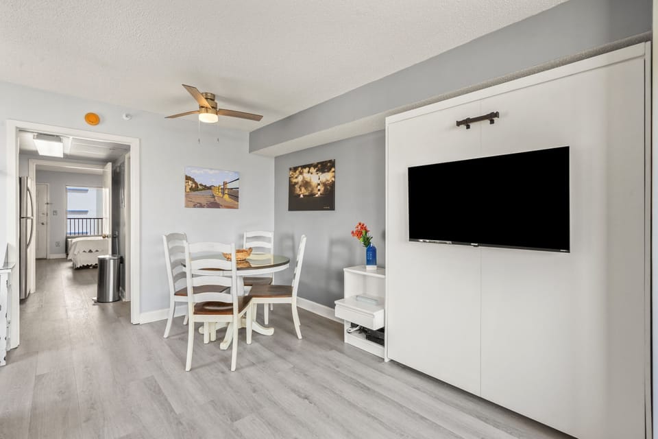Indoors, Screen, TV, Appliance, Ceiling Fan
