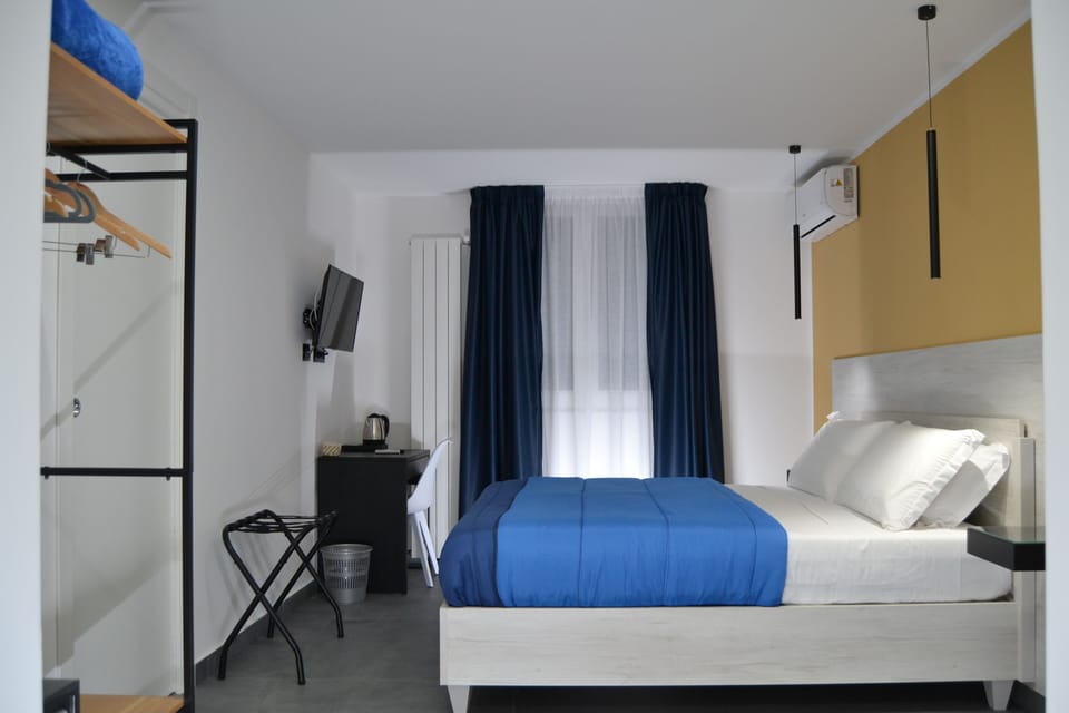 Doppia Superior Teatro Massimo , Balcony, Courtyard | Minibar, in-room safe, desk, blackout drapes