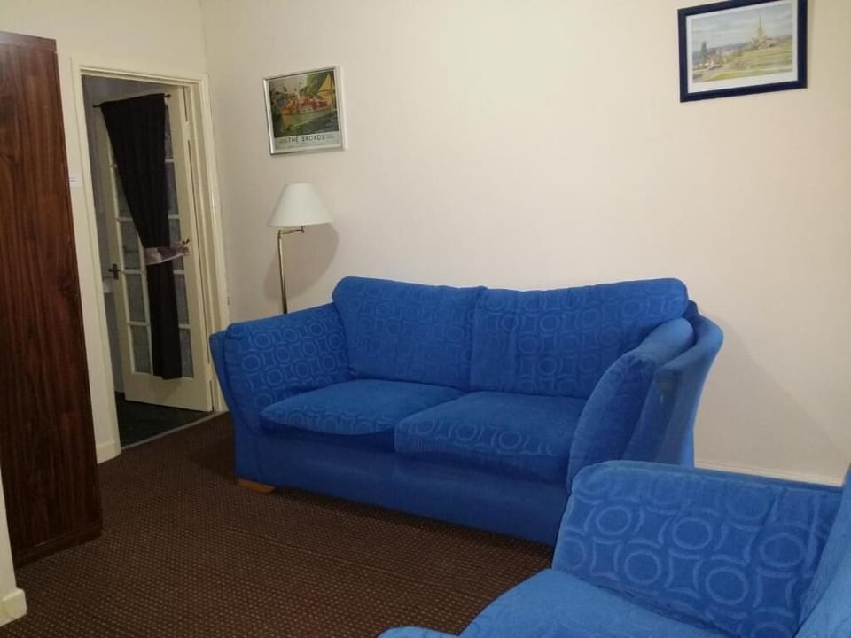 Suite | Living area | TV