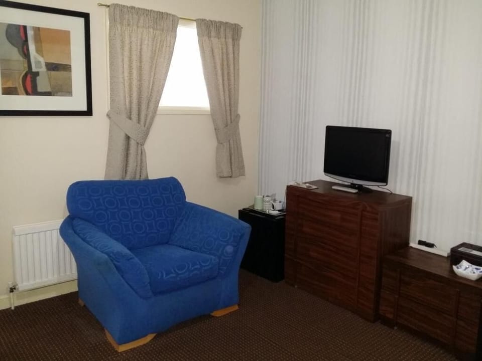Suite | Living area | TV