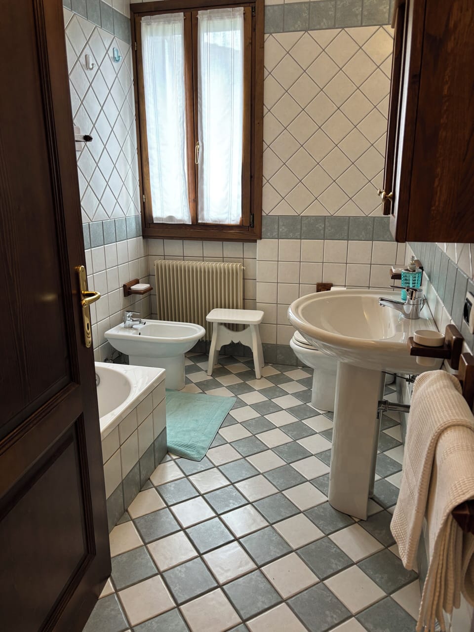 Double Room, Patio, Garden View | Bathroom | Bathtub, hair dryer, bidet, towels