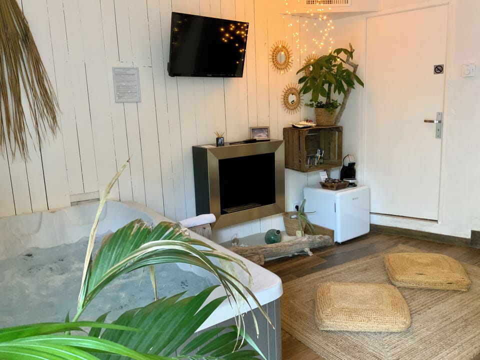 La Perle du Voyageur Bed and Breakfast in Agde