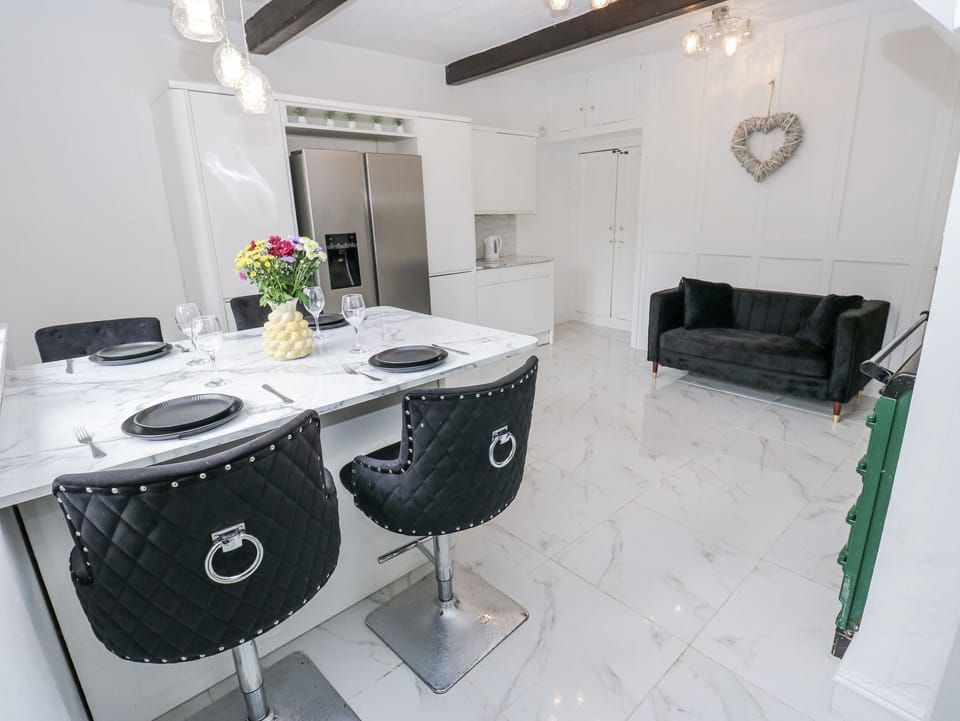 Cottage | Interior