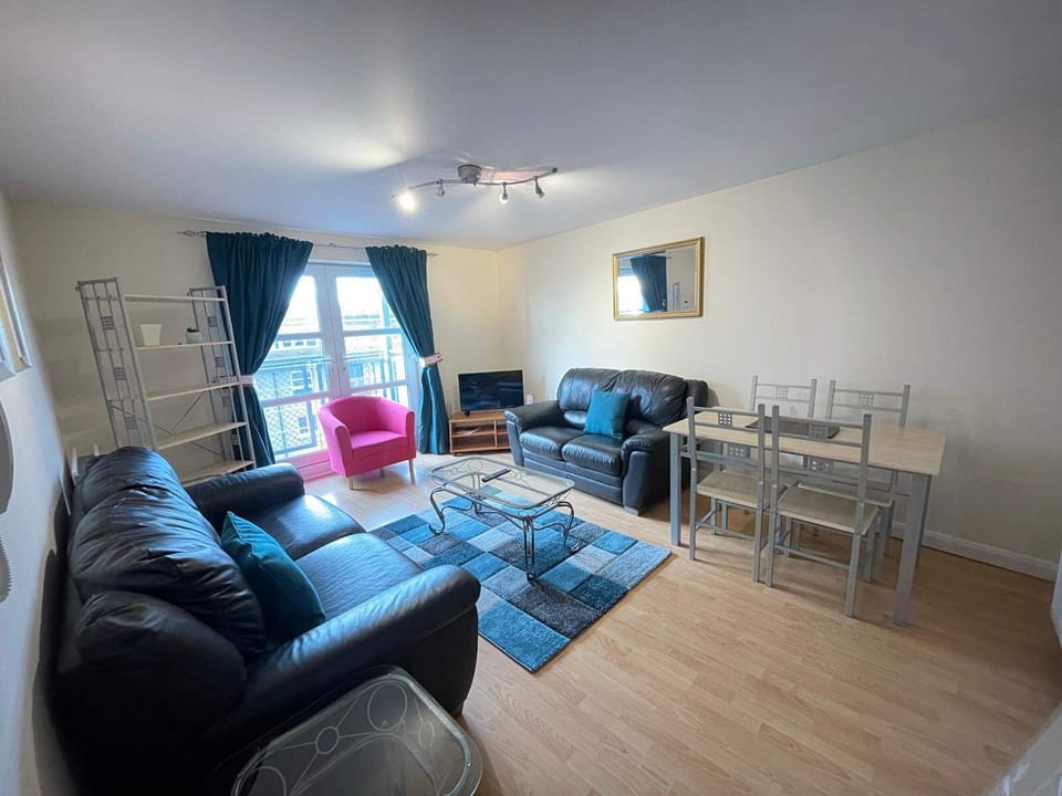 Apartment | Living area | TV