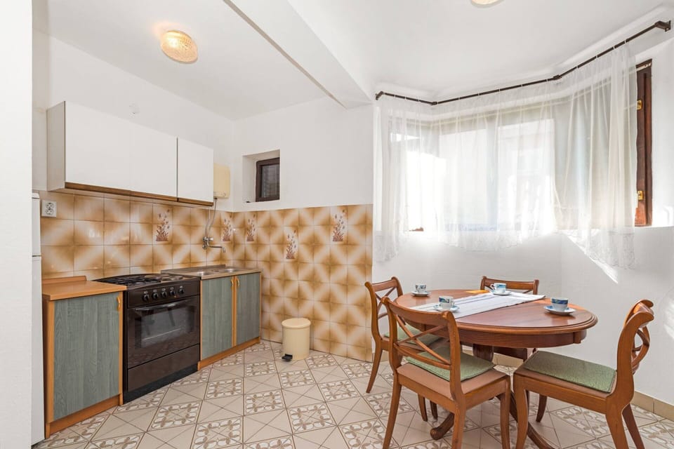 Apartment | Dining