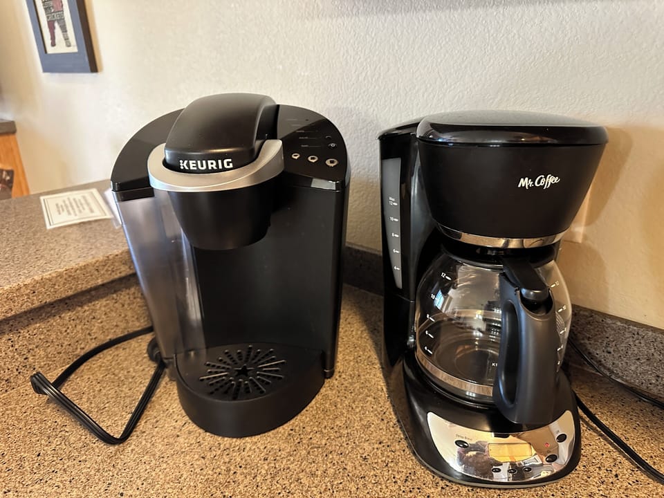 KEURIG/COFFEE MAKER