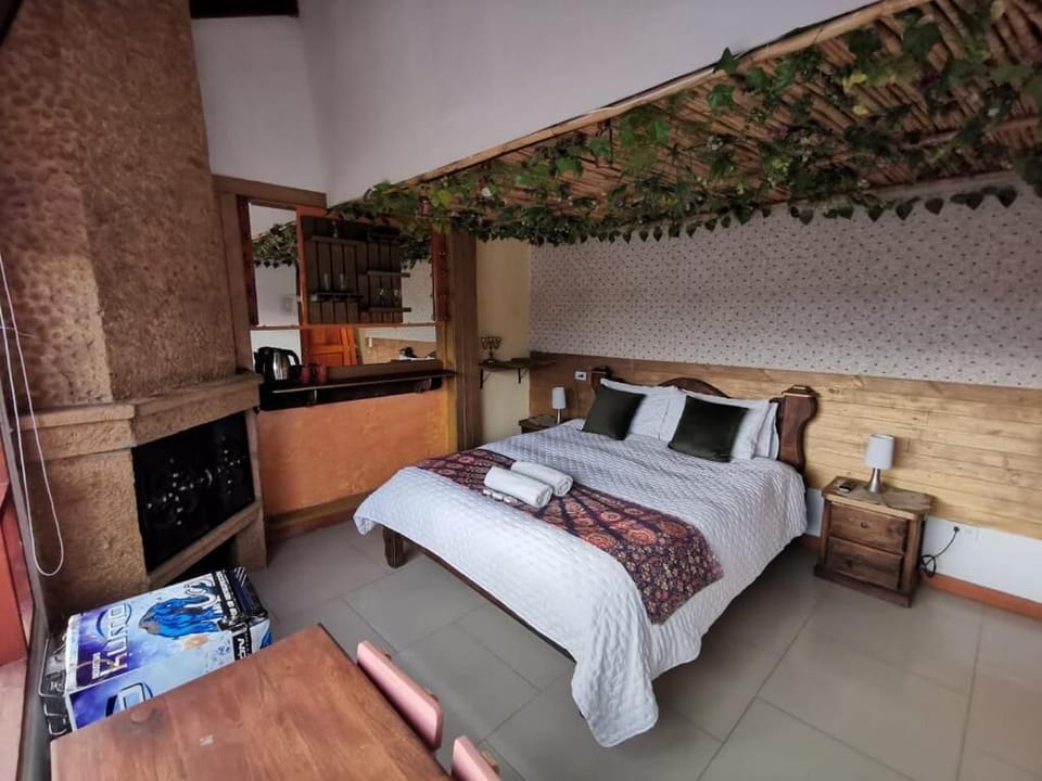 Deluxe Double Room, 1 King Bed | Free WiFi