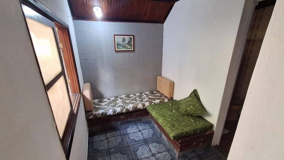 Standard Quadruple Room | Bed sheets