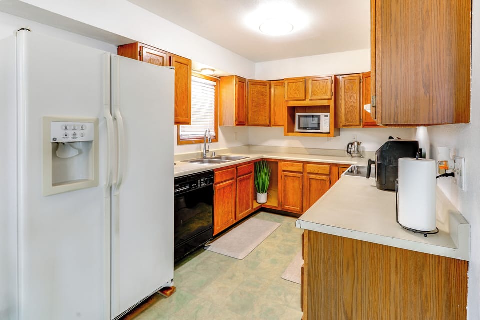 Kitchen | Trash Bags/Paper Towels