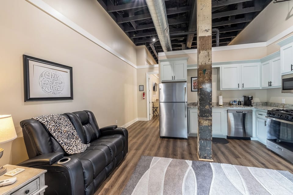 Cozy & stylish living area in the heart of Laurel’s HGTV-famous downtown — unwind after exploring shops, cafes & local art just steps away.