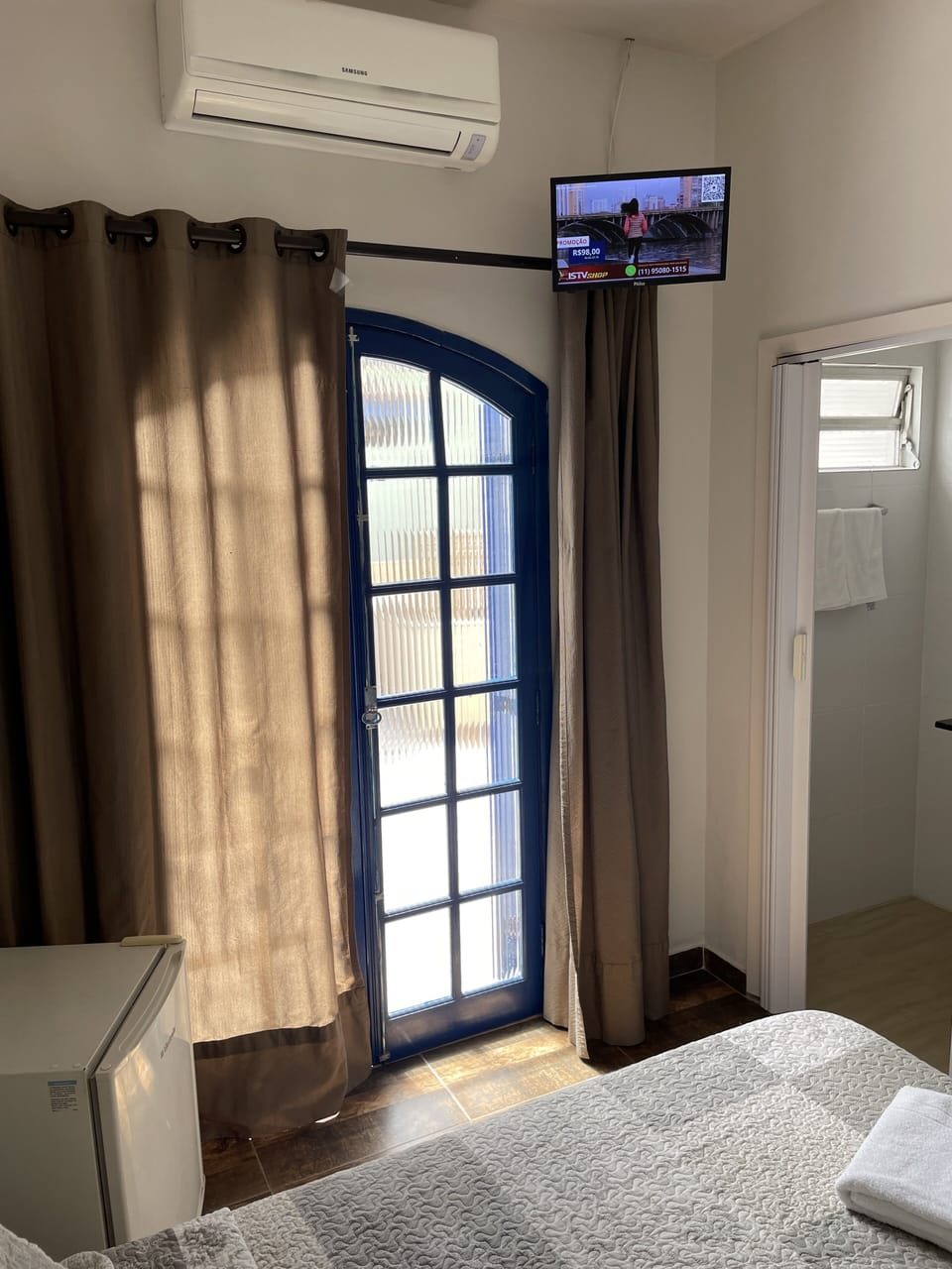 Standard Double Room | Minibar, individually decorated, free WiFi, bed sheets