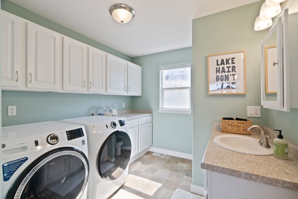 Upstairs laundry and half bath combo