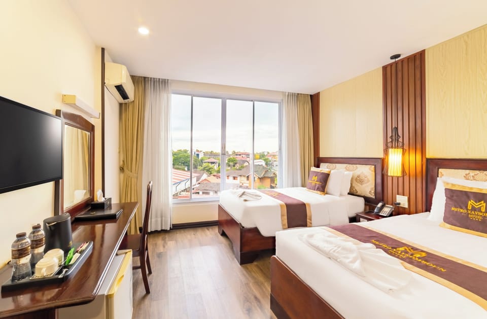 Superior Family Room | Minibar, in-room safe, desk, soundproofing