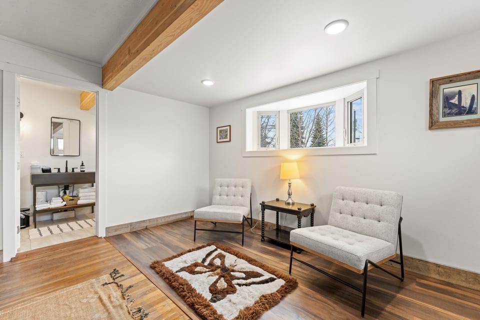 Master bedroom sitting area