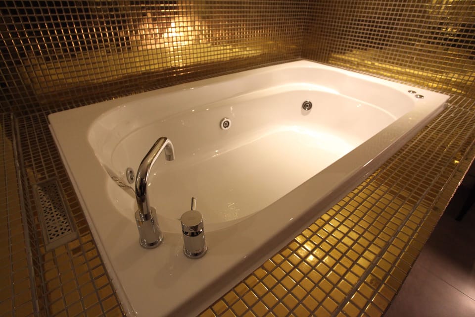 Premium Room (R) | Jetted tub
