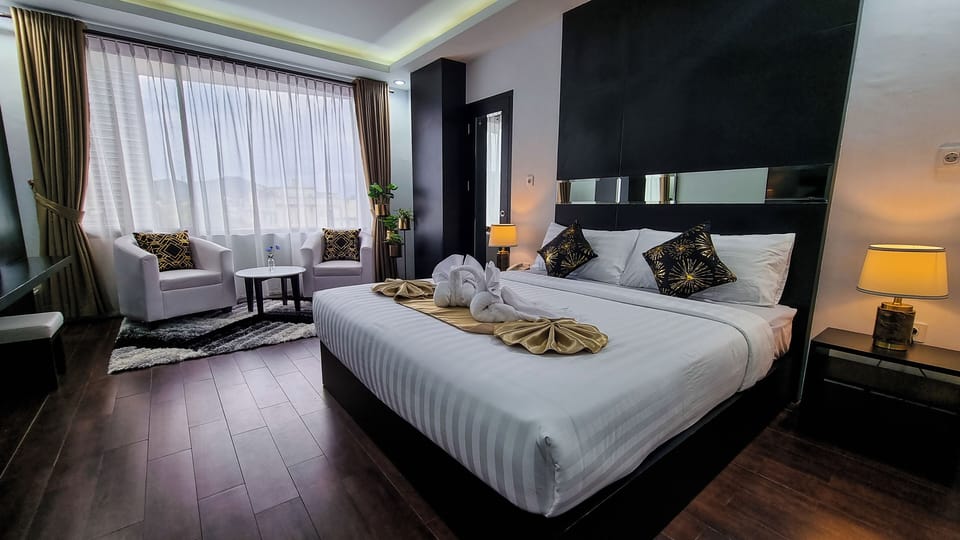 Signature Twin Room | Desk, WiFi (free)